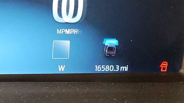 2022 Ford F-150 Lightning LARIAT 4WD SuperCrew 5.5' Box with Retractable Tonneau Box Cover - 22953594 - 13