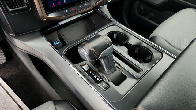 2022 Ford F-150 Lightning LARIAT 4WD SuperCrew 5.5' Box with Retractable Tonneau Box Cover - 22953594 - 14