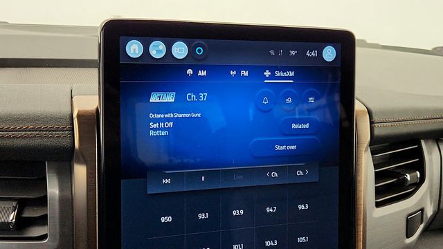 2022 Ford F-150 Lightning LARIAT 4WD SuperCrew 5.5' Box with Retractable Tonneau Box Cover - 22953594 - 16