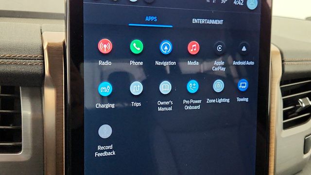 2022 Ford F-150 Lightning LARIAT 4WD SuperCrew 5.5' Box with Retractable Tonneau Box Cover - 22953594 - 17