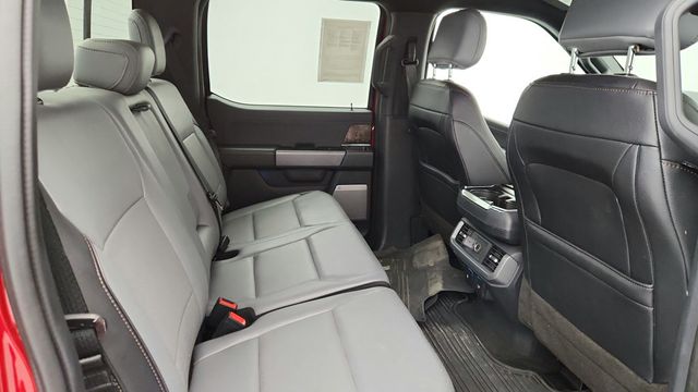 2022 Ford F-150 Lightning LARIAT 4WD SuperCrew 5.5' Box with Retractable Tonneau Box Cover - 22953594 - 21