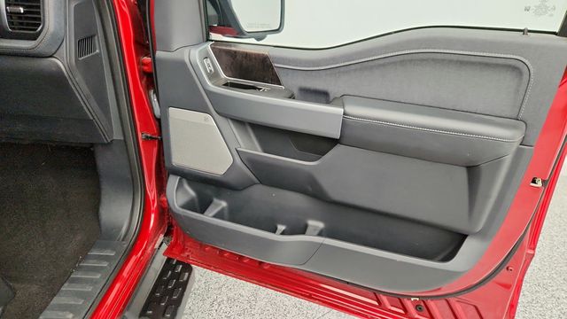 2022 Ford F-150 Lightning LARIAT 4WD SuperCrew 5.5' Box with Retractable Tonneau Box Cover - 22953594 - 24