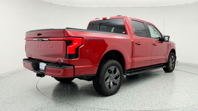 2022 Ford F-150 Lightning LARIAT 4WD SuperCrew 5.5' Box with Retractable Tonneau Box Cover - 22953594 - 4