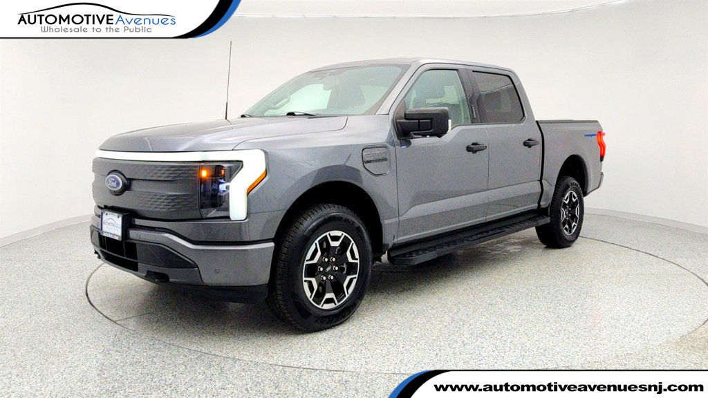 2022 Ford F-150 Lightning XLT 4WD SuperCrew 5.5' Box - 22960743 | Video 1