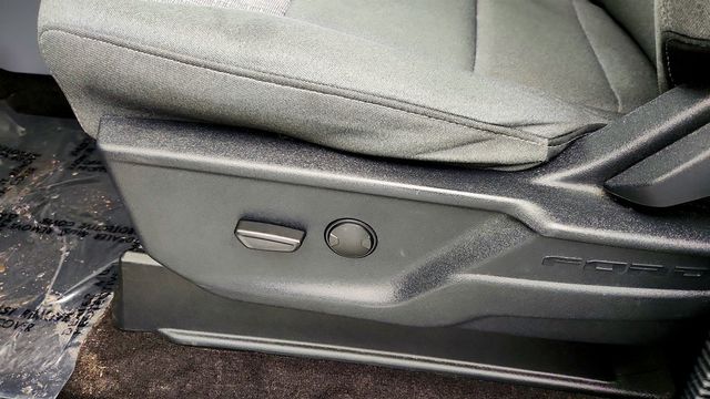 2022 Ford F-150 Lightning XLT 4WD SuperCrew 5.5' Box - 22960743 - 10