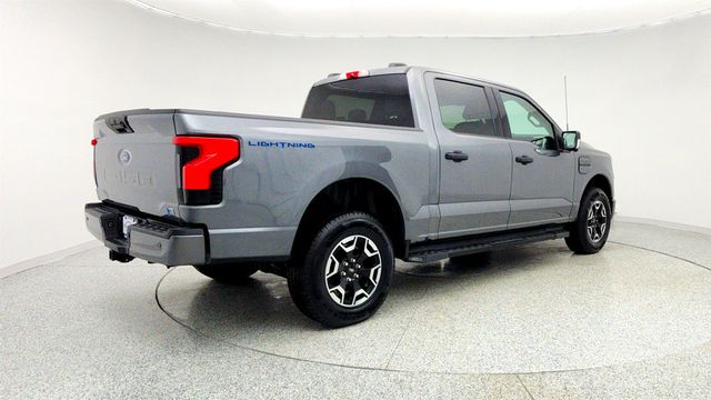 2022 Ford F-150 Lightning XLT 4WD SuperCrew 5.5' Box - 22960743 - 4