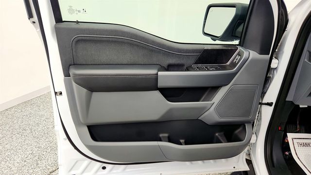 2022 Ford F-150 Lightning XLT 4WD SuperCrew 5.5' Box - 23022925 - 9