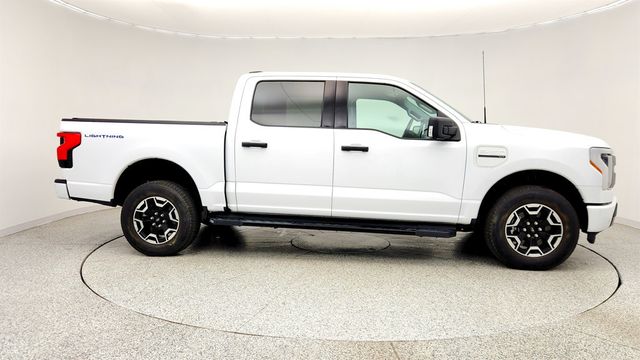 2022 Ford F-150 Lightning XLT 4WD SuperCrew 5.5' Box - 23022925 - 3