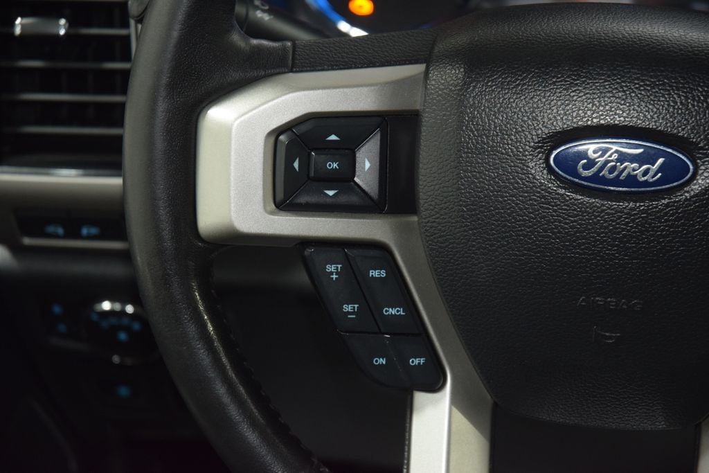 2022 Ford F-250SD Lariat - 23058392 - 38