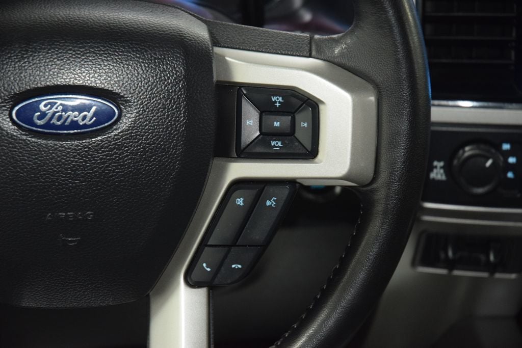 2022 Ford F-250SD Lariat - 23058392 - 39