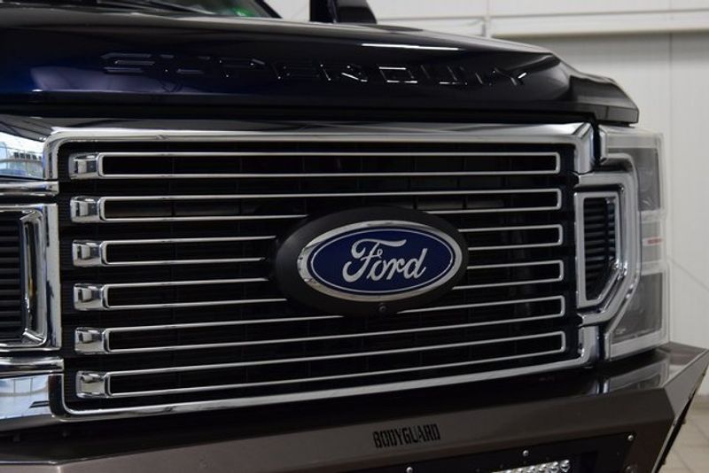 2022 Ford F-350 photo 9