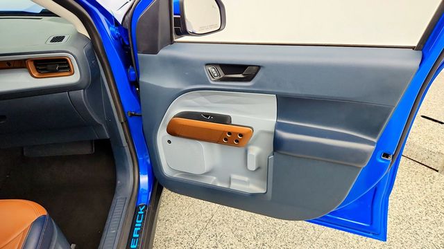 2022 Ford Maverick LARIAT FWD SuperCrew w/ Lariat Lux Pkg, 2.0L EcoBoost & Moonroof - 23089194 - 24