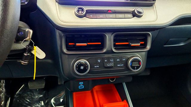 2022 Ford Maverick XLT AWD SuperCrew - 23044002 - 16