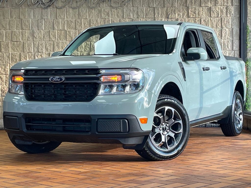 2022 Ford Maverick XLT photo 2