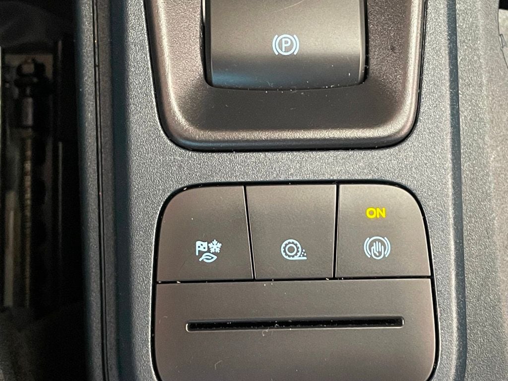 2022 Ford Maverick XLT photo 42