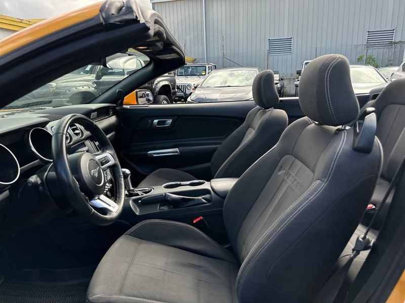 2022 Ford Mustang EcoBoost Convertible photo 11