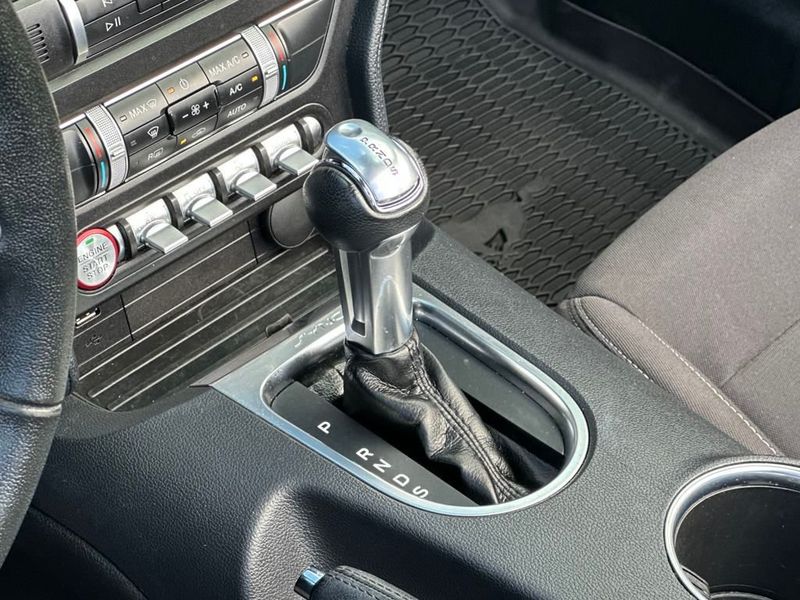2022 Ford Mustang EcoBoost Convertible photo 17