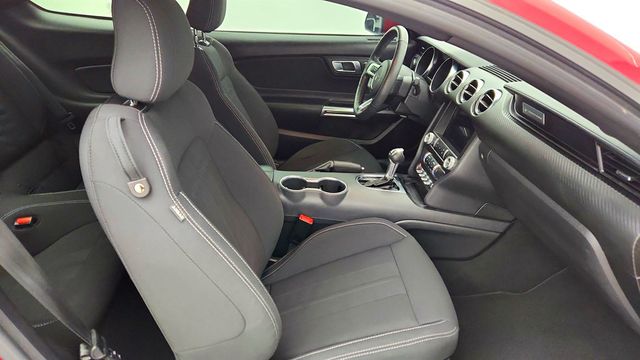 2022 Ford Mustang EcoBoost Fastback with Equipment Group 101A - 22978803 - 22