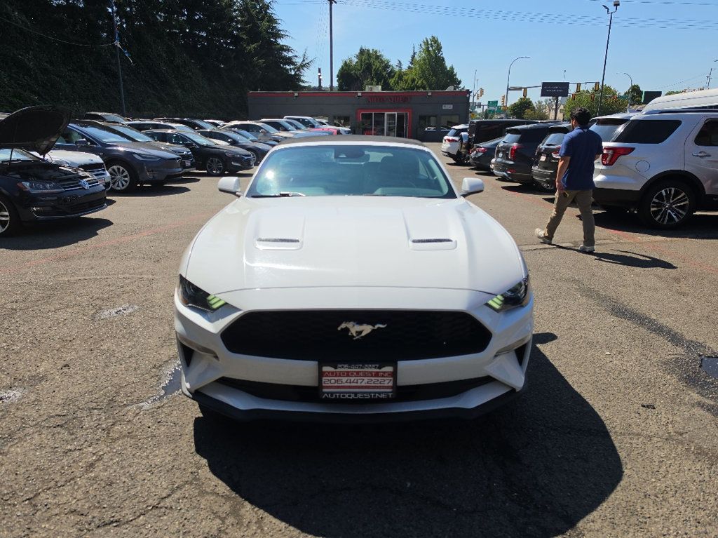 Ford Mustang photo 2