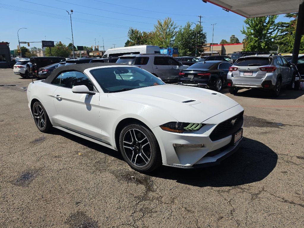 Ford Mustang photo 3