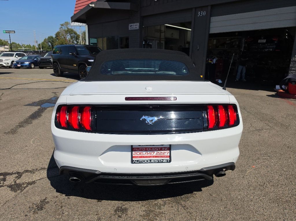 Ford Mustang photo 6