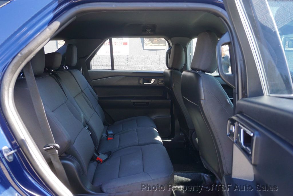 2022 Ford Explorer photo 9