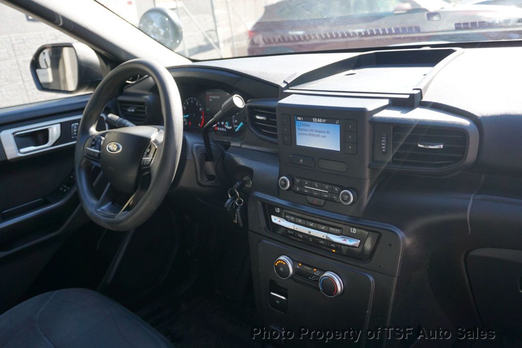 2022 Ford Explorer photo 12