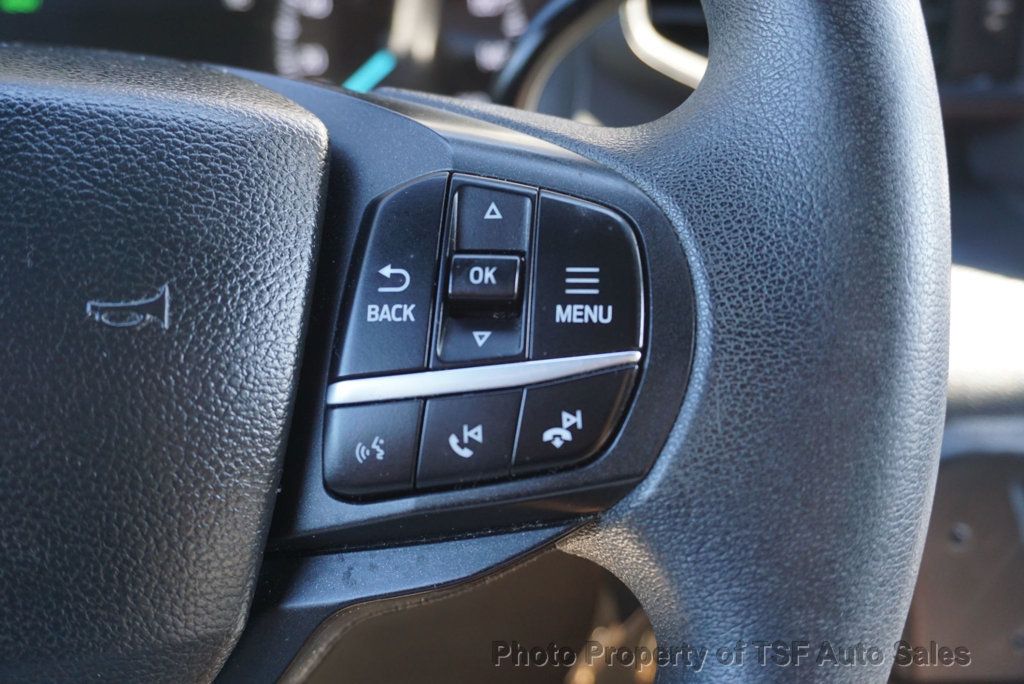 2022 Ford Explorer photo 16