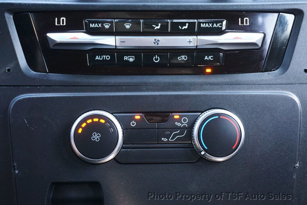 2022 Ford Explorer photo 22