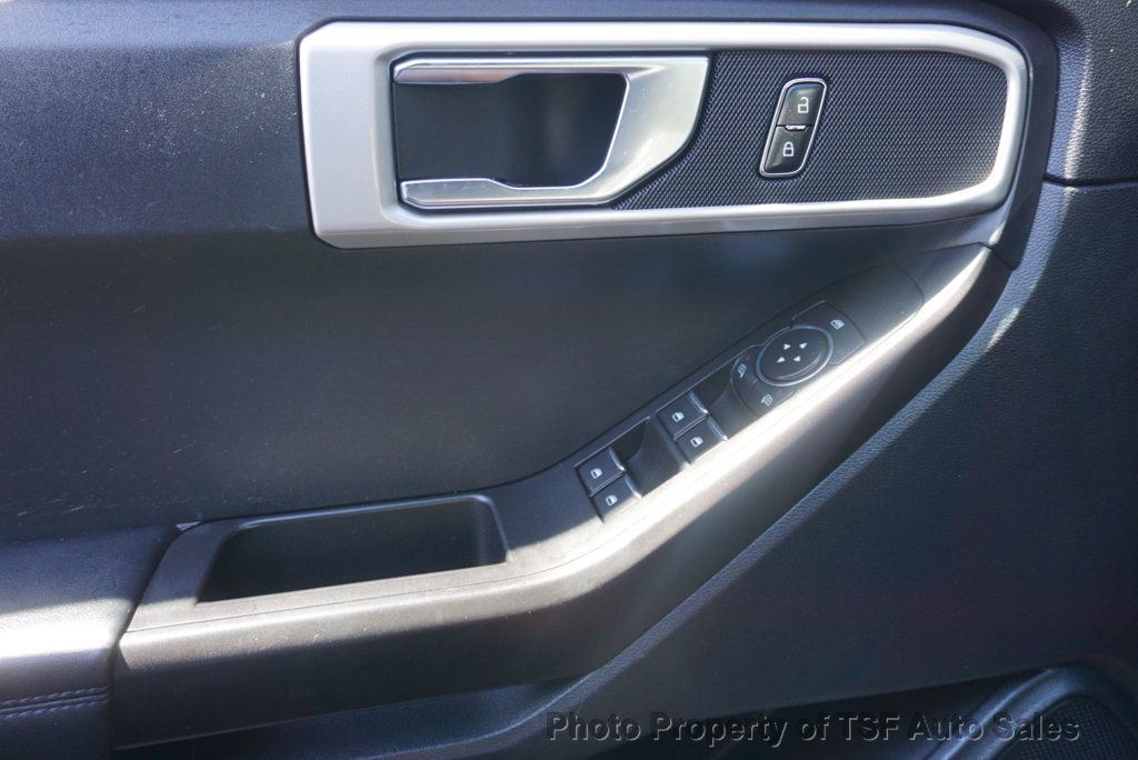 2022 Ford Explorer photo 23