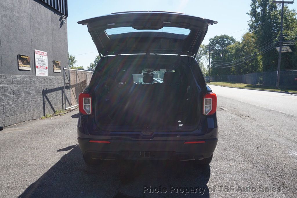2022 Ford Explorer photo 24