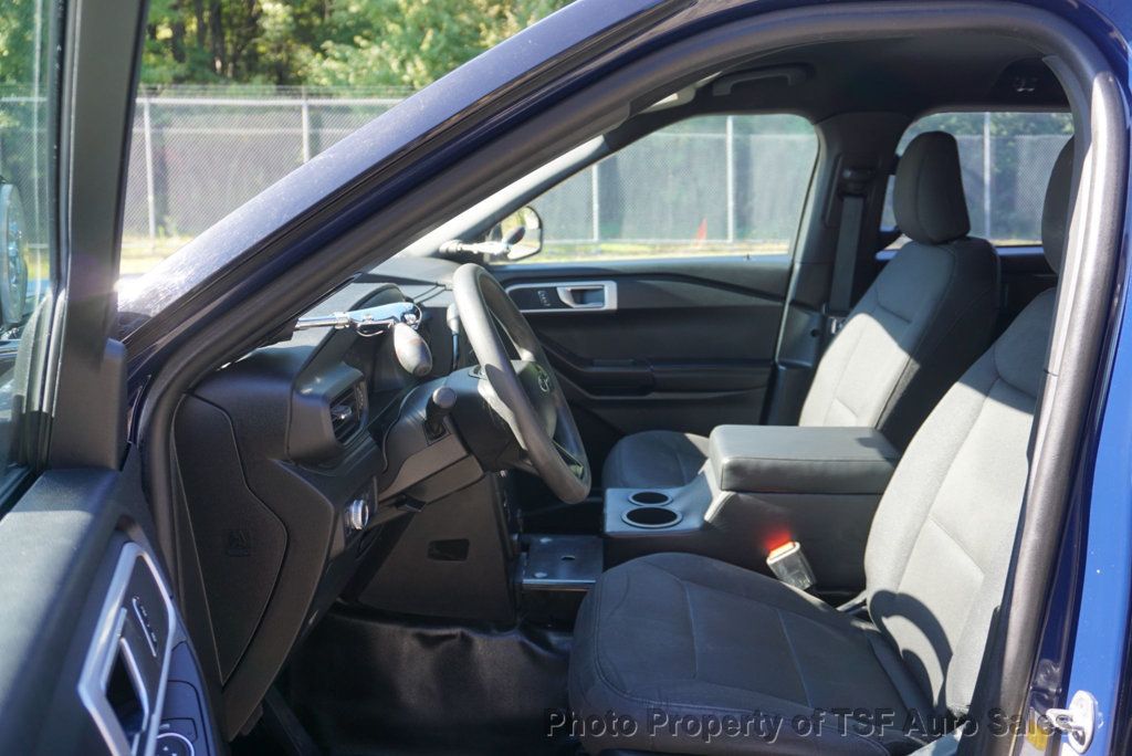2022 Ford Explorer photo 6