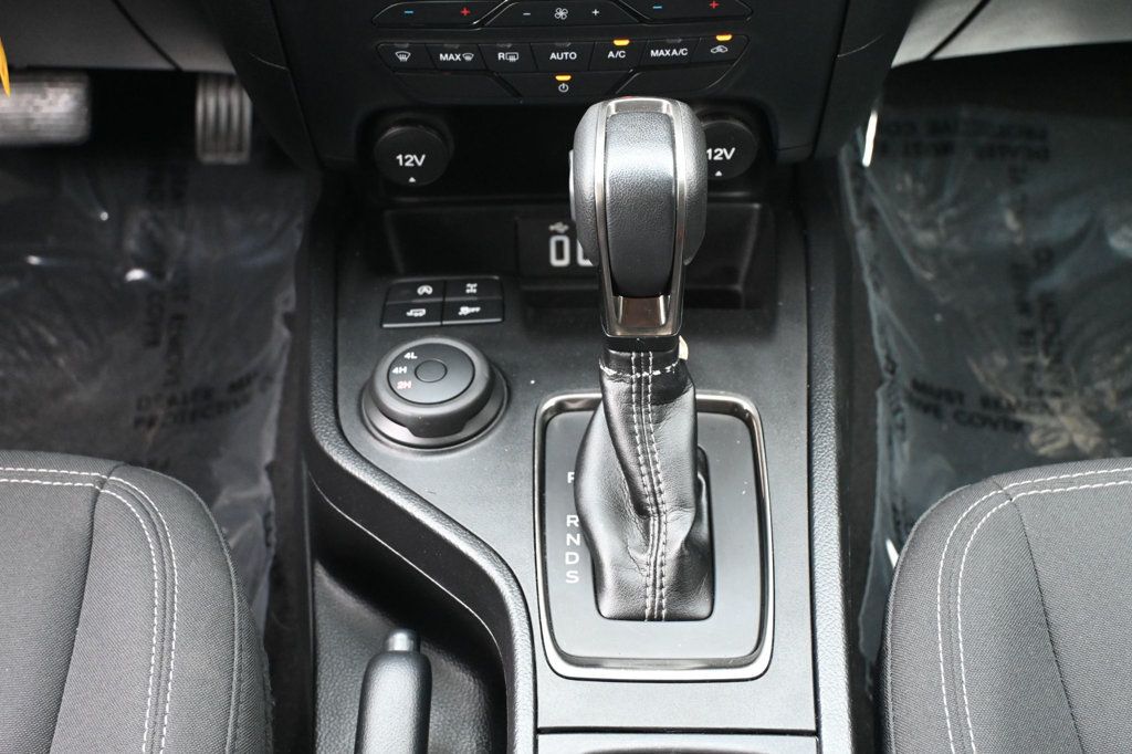 Ford Ranger photo 16
