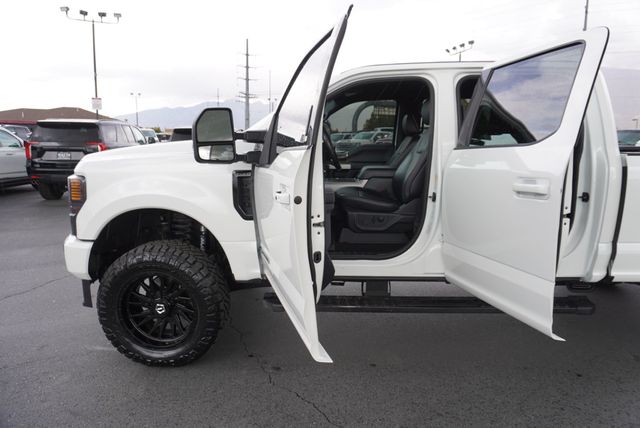 2022 Ford SUPER DUTY F-250 LARIAT - 22932292 - 24