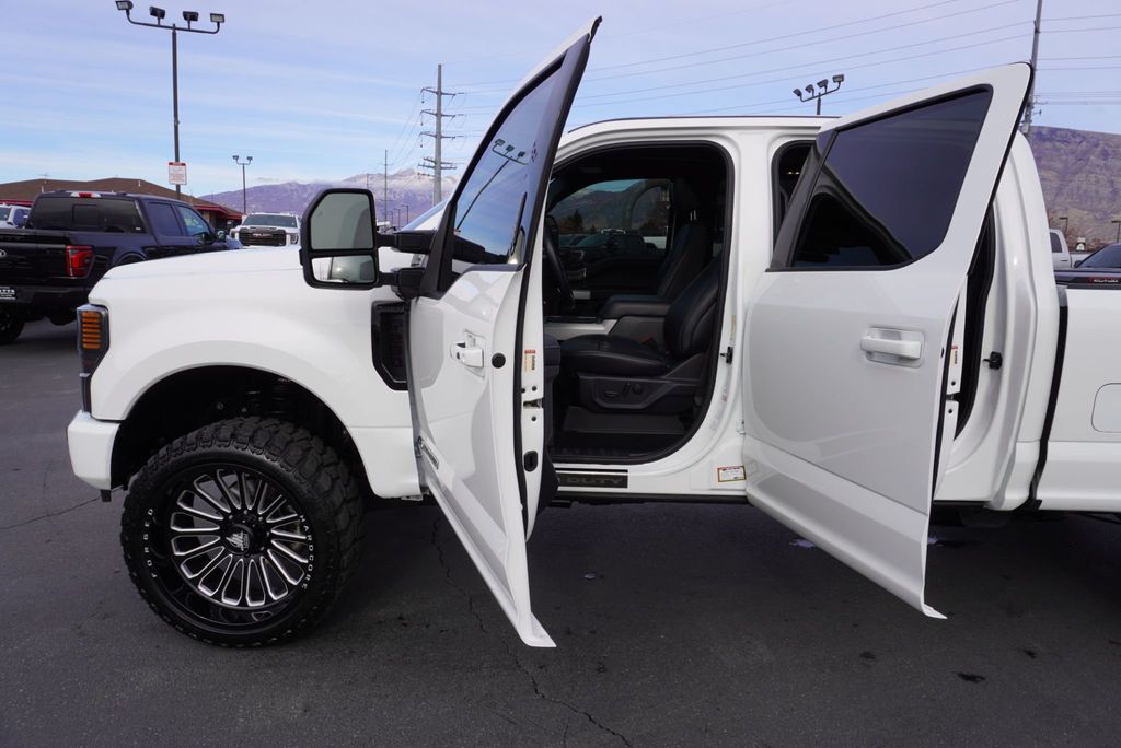 2022 Ford SUPER DUTY F-250 LARIAT - 22953172 - 24