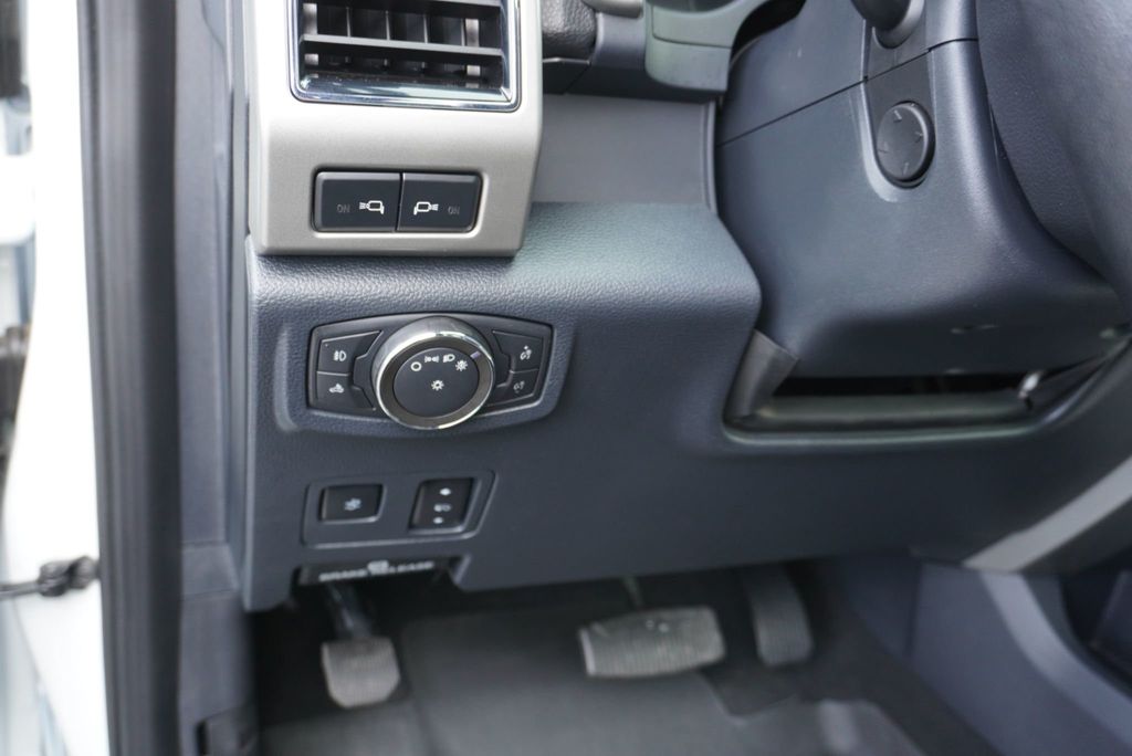 2022 Ford SUPER DUTY F-250 LARIAT - 22953172 - 30