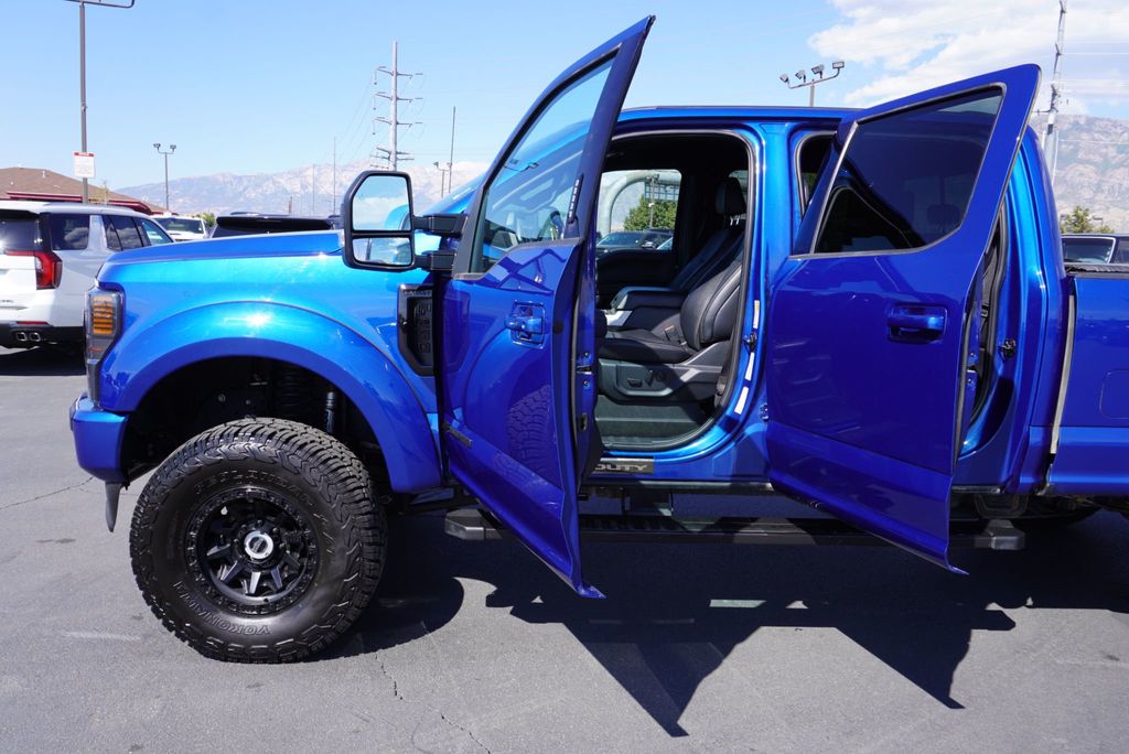 2022 Ford SUPER DUTY F-250 LARIAT FX4 - 22910182 - 24