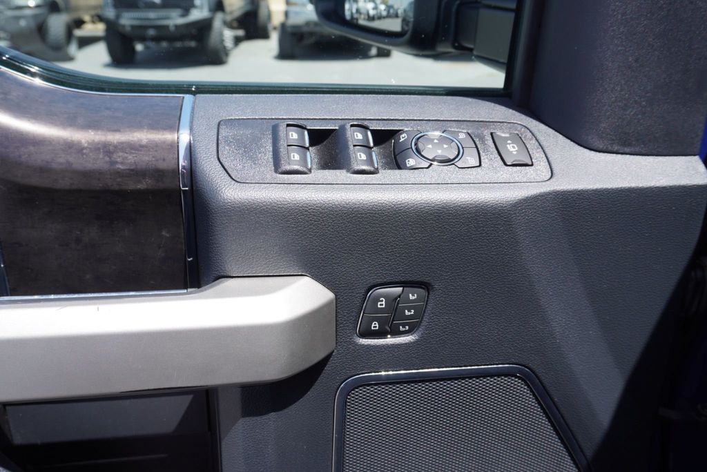 2022 Ford SUPER DUTY F-250 LARIAT FX4 - 22910182 - 29