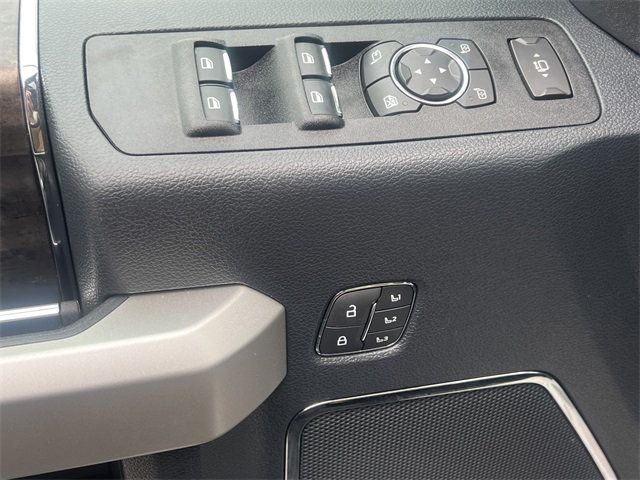 2022 Ford F-250 Lariat photo 12