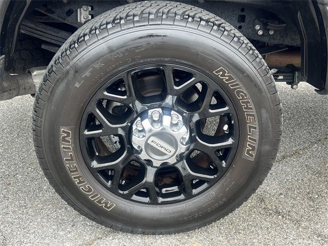 2022 Ford F-250 Lariat photo 21