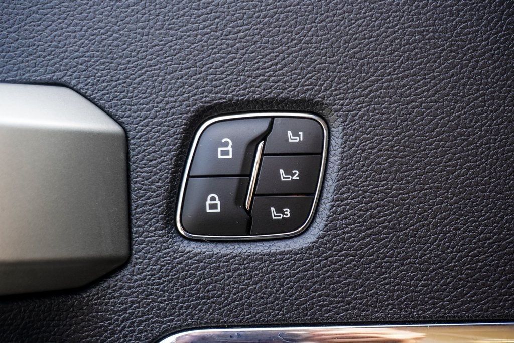 2022 Ford F-250 Lariat photo 20