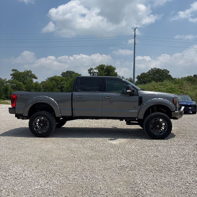 2022 Ford Super Duty F-250 SRW Lariat - 23055853 - 11