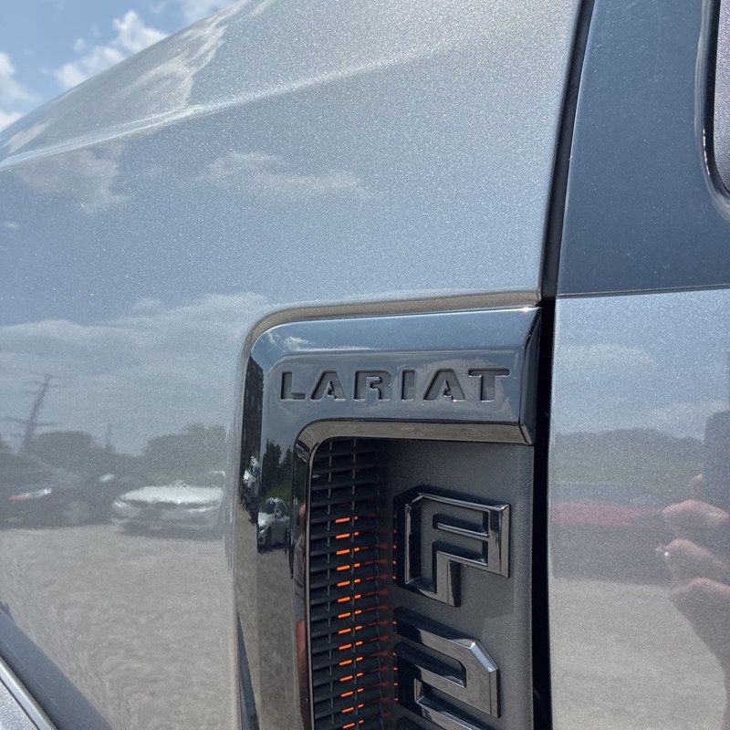 2022 Ford Super Duty F-250 SRW Lariat - 23055853 - 4