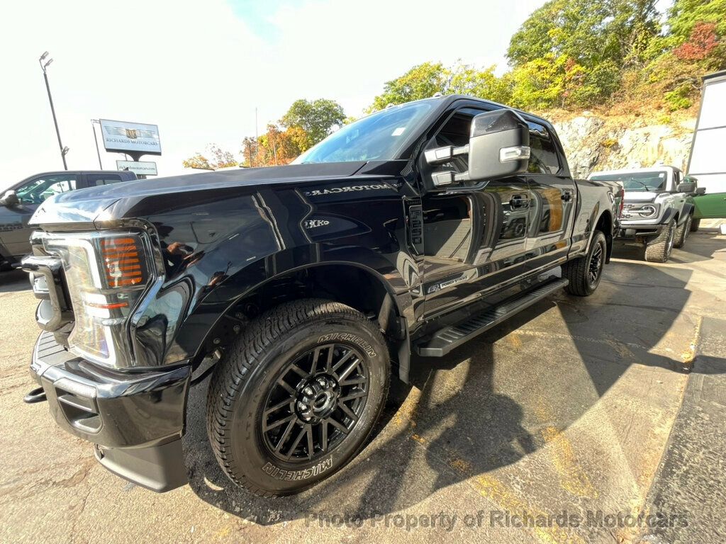 2022 Ford Super Duty F-250 SRW LARIAT 4WD Crew Cab 6.75' Box - 22608119 - 9