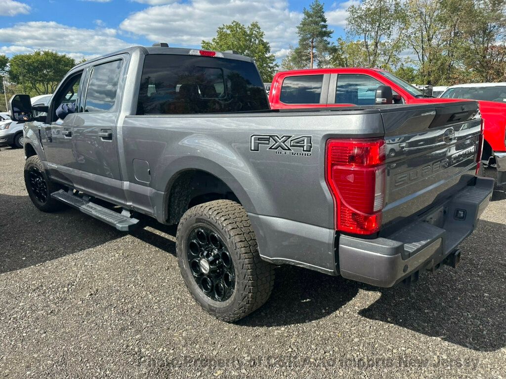 2022 Ford F-250 XLT photo 3