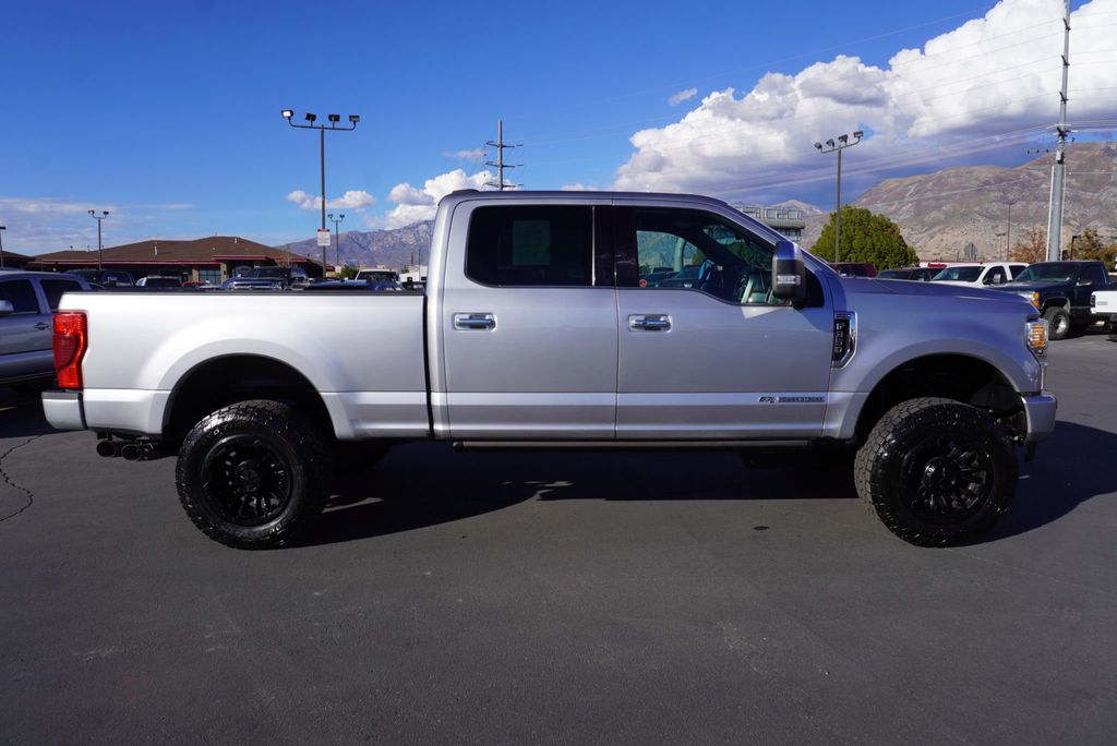 2022 Ford F-350 Platinum photo 12