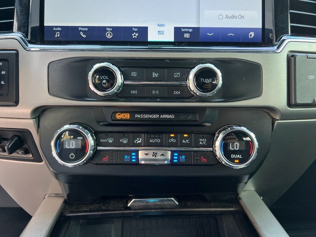 2022 Ford Super Duty F-350 DRW LARIAT 4WD Crew Cab 8' Box - 22931089 - 13