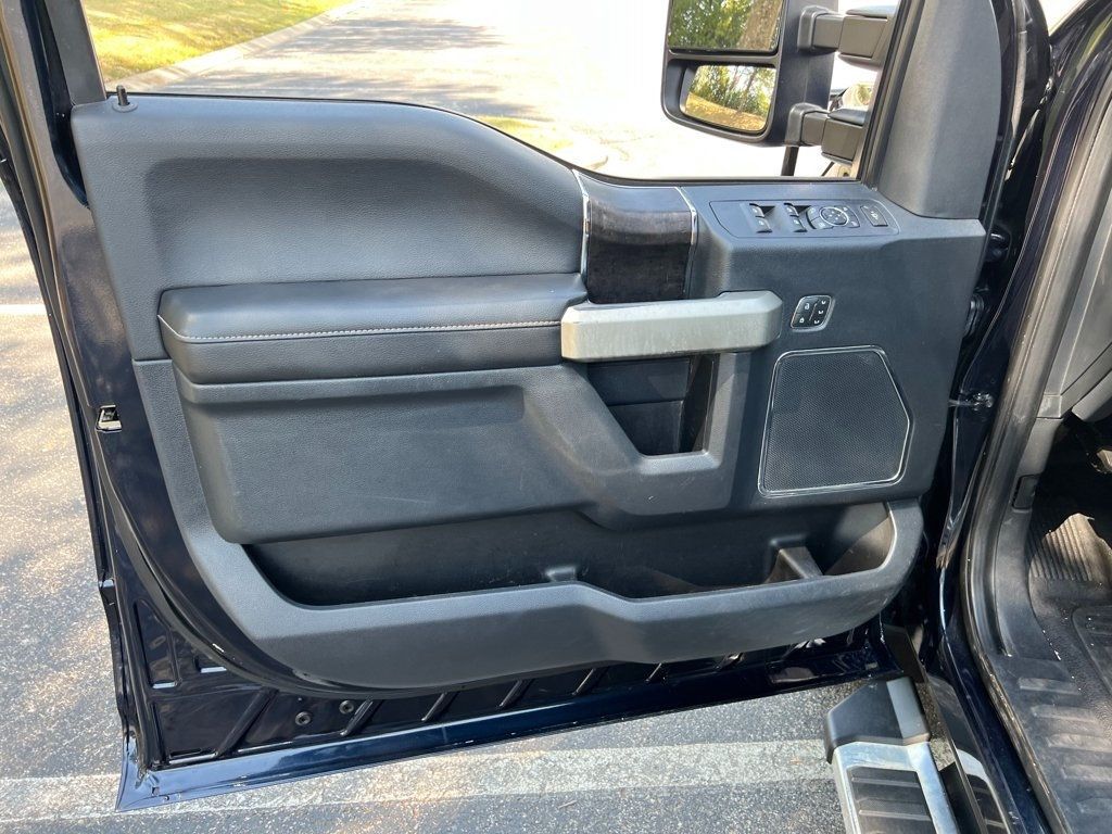 2022 Ford Super Duty F-350 DRW LARIAT 4WD Crew Cab 8' Box - 22931089 - 5