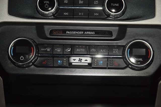 2022 Ford Super Duty F-350 DRW Lariat Ultimate FX4 DRW Leveled - 22986983 - 29