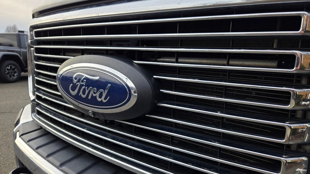 2022 Ford Super Duty F-350 DRW Lariat Ultimate FX4 DRW Leveled - 22986983 - 7